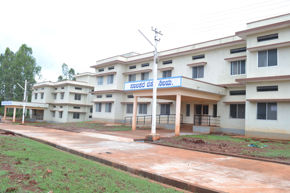 ಉಪನ್ಯಾಸಕರಿಲ್ಲದೆ ವಿದ್ಯಾರ್ಥಿಗಳ ಭವಿಷ್ಯ ಅತಂತ್ರ